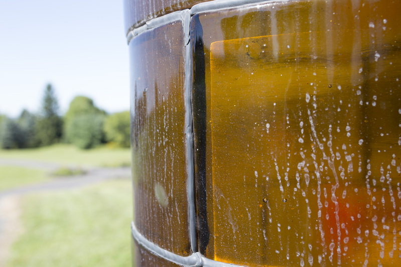 Photograph of Amber Light Column - AO-00009-006.jpg