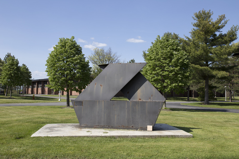 Photograph of Untitled Sculpture - AO-00103-002.jpg
