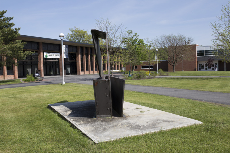 Photograph of Untitled Sculpture - AO-00103-004.jpg
