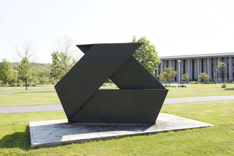 Photograph of Untitled Sculpture - AO-00103-005.jpg