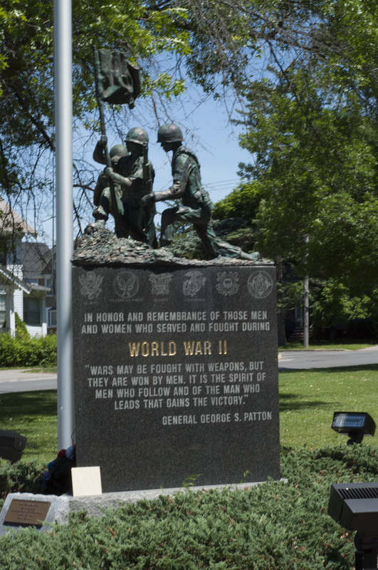 Photograph of World War I/World War II/Korean War Monument - AO-00130-005.jpg