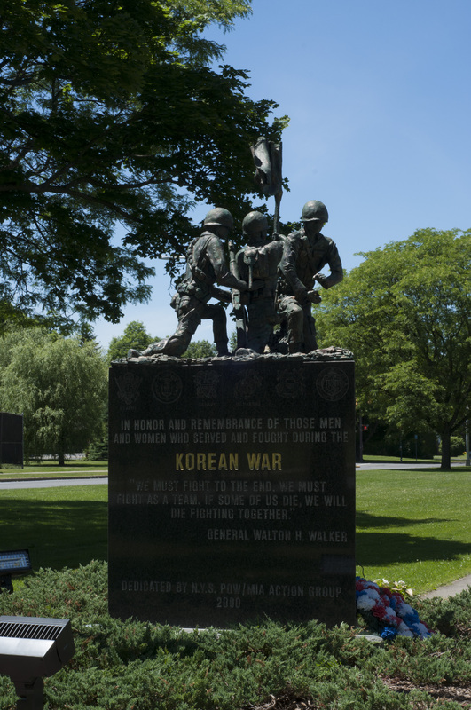 Photograph of World War I/World War II/Korean War Monument - AO-00130-006.jpg
