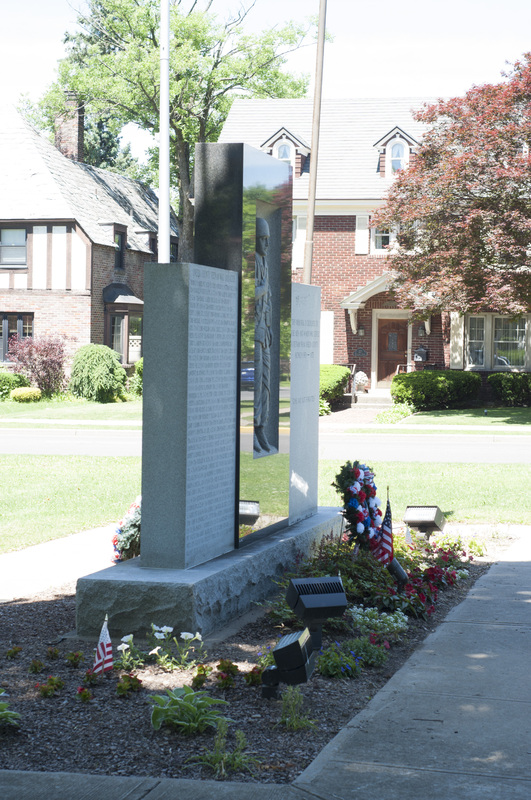 Photograph of Vietnam Memorial - AO-00132-006.jpg