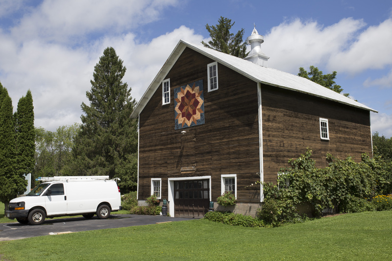 Photograph of Garage Quilt - AO-00148-011.jpg