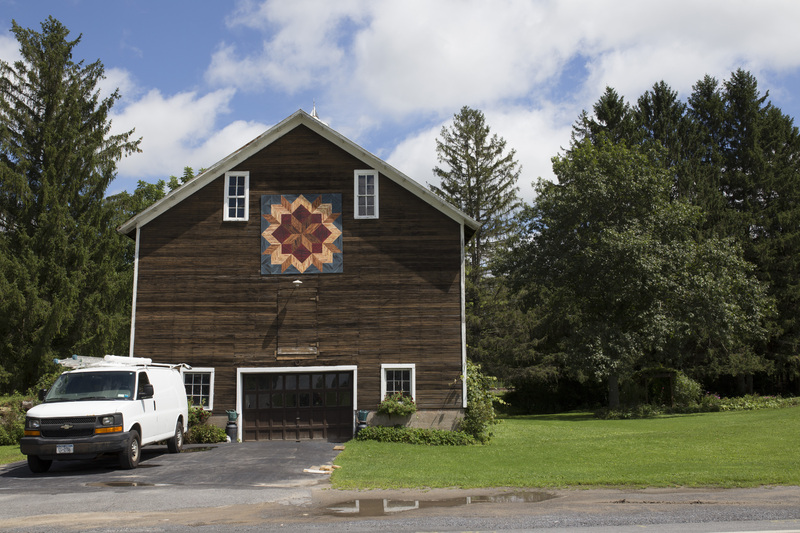 Photograph of Garage Quilt - AO-00148-012.jpg