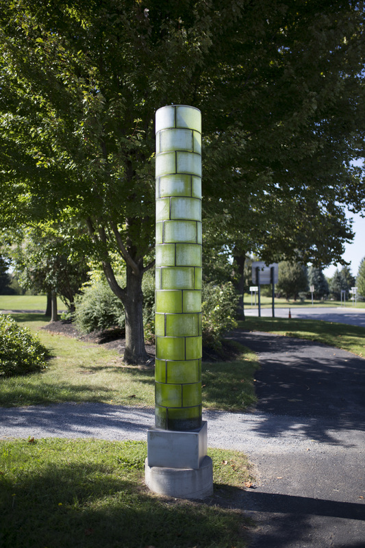 Photograph of Green Light Column - AO-00164-018.jpg