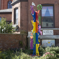 Photograph of Peace Garden Totem - AO-00100-009.jpg